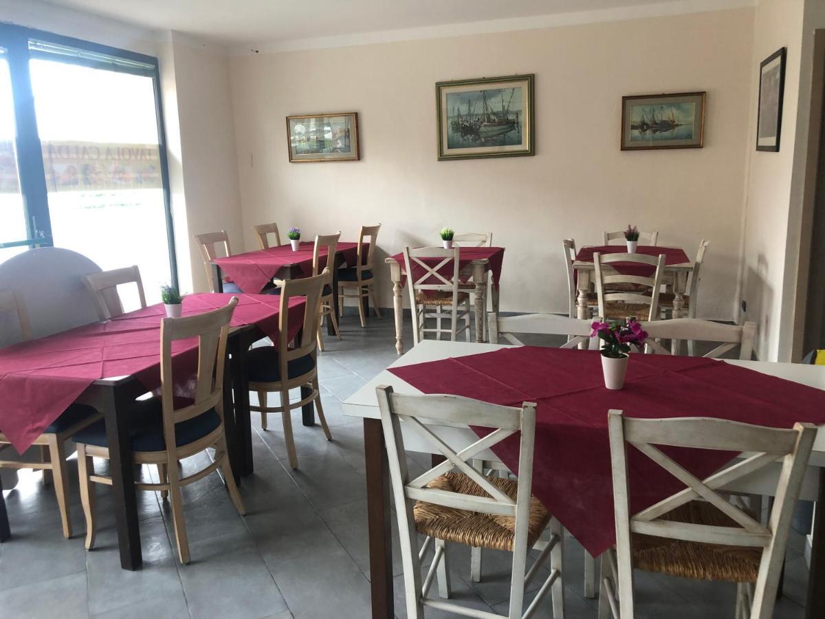 Hotel Taj Bettolle Bagian luar foto