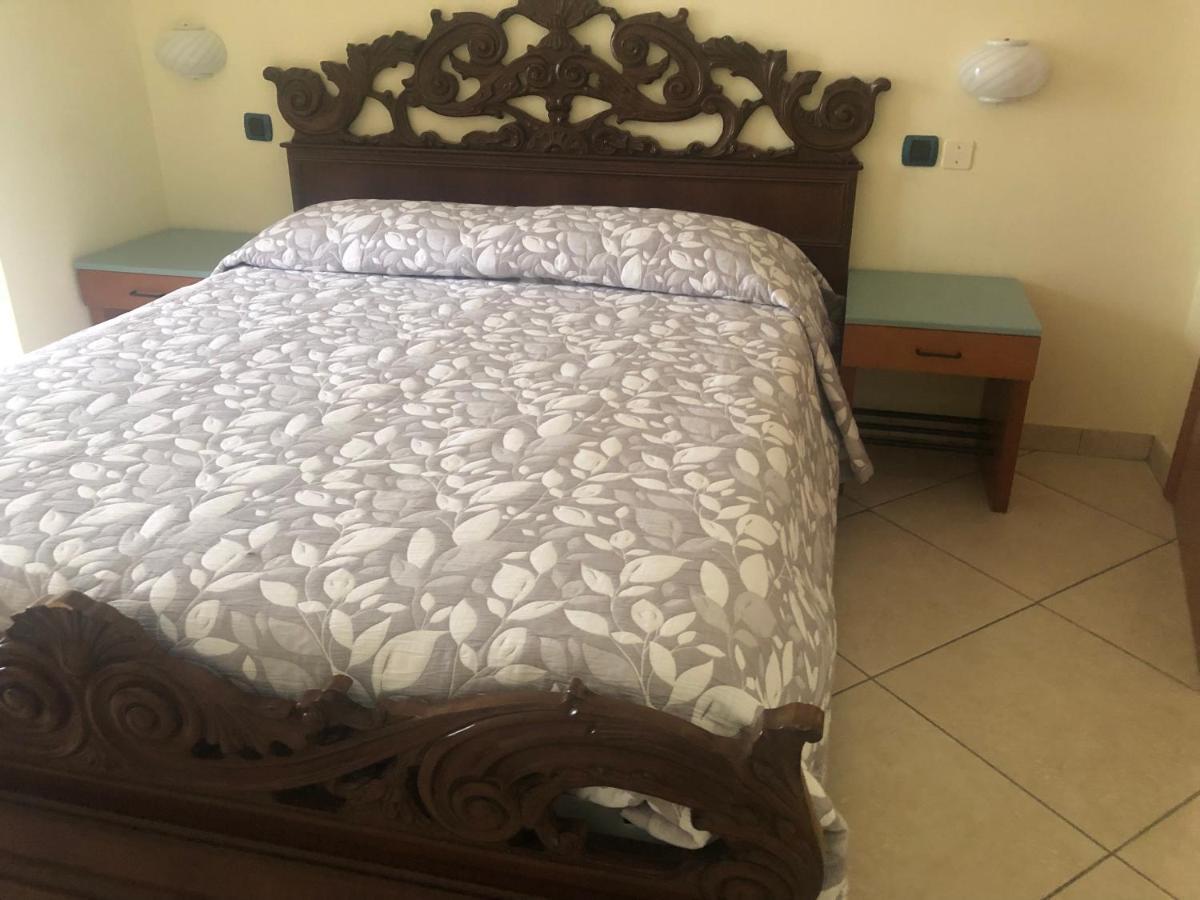 Hotel Taj Bettolle Bagian luar foto